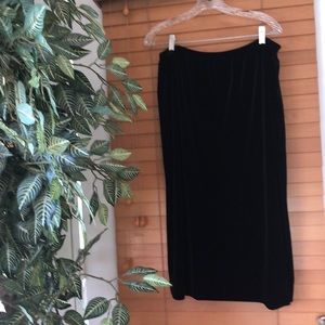 Black velvet elastic waste skirt